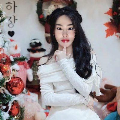 Alternative view of LYLY